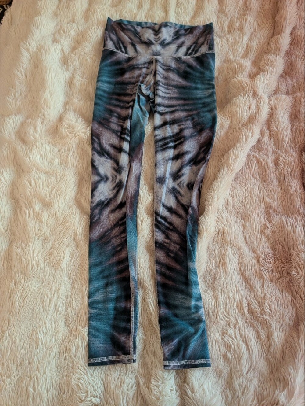 Niyama Sol Tie-Dye Teal and Gray Leggings